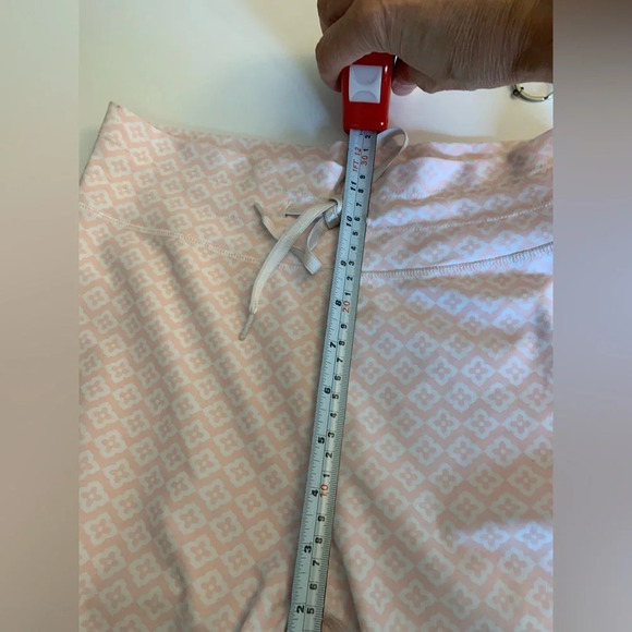 Sarah's Day × White Fox Vinyasa
Flow leggings pink floral pattern size medium. - Picture 9 of 11